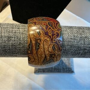 Intriguing  Brown Paisley Bangle Acrylic Bracelet